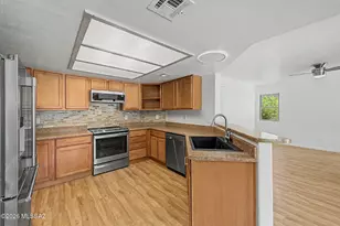 8966 N Obsidian Pl, Tucson, AZ 85742 - Photo 13