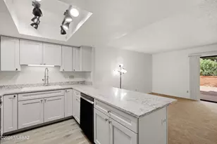 10128 E Chevelon St, Tucson, AZ 85748 - Photo 9