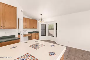 2125 E Cypress Canyon Dr, Green Valley, AZ 85614 - Photo 7