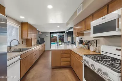 8740 E Dexter Drive, Tucson, AZ 85715 - Photo 13