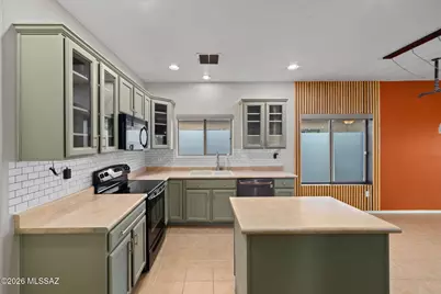 11867 W Fontenelle Drive, Marana, AZ 85653 - Photo 13