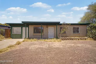 1427 E Silverlake Road, Tucson, AZ 85713 - Photo 1