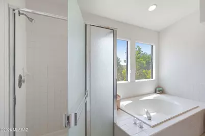 10060 N Pitchingwedge Lane, Tucson, AZ 85737 - Photo 11