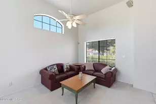 10060 N Pitchingwedge Ln, Tucson, AZ 85737 - Photo 5