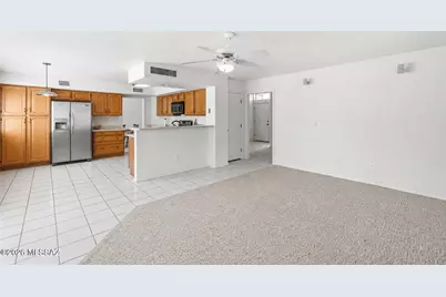10060 N Pitchingwedge Lane, Tucson, AZ 85737 - Photo 7