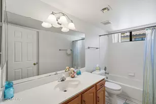 10060 N Pitchingwedge Ln, Tucson, AZ 85737 - Photo 13