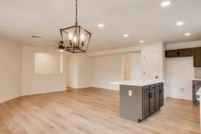 9410 E Grapevine Spring Place, Tucson, AZ 85710 - Photo 9
