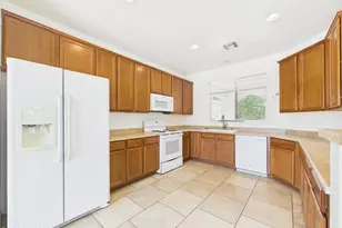 4646 W Calatrava Ln, Tucson, AZ 85742 - Photo 7