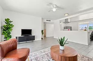 8261 E Kenyon Dr, Tucson, AZ 85710 - Photo 11