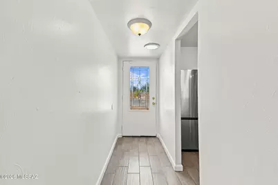 8261 E Kenyon Drive, Tucson, AZ 85710 - Photo 5