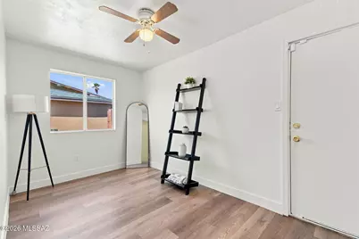 8261 E Kenyon Drive, Tucson, AZ 85710 - Photo 17