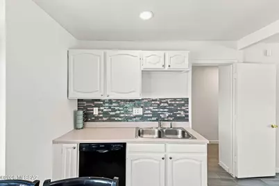 8261 E Kenyon Drive, Tucson, AZ 85710 - Photo 13