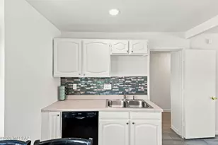 8261 E Kenyon Dr, Tucson, AZ 85710 - Photo 13