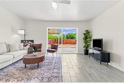 8261 E Kenyon Drive, Tucson, AZ 85710 - Photo 11