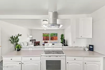 8261 E Kenyon Drive, Tucson, AZ 85710 - Photo 13
