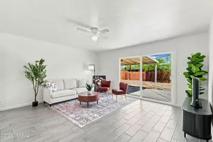 8261 E Kenyon Dr, Tucson, AZ 85710 - Photo 9