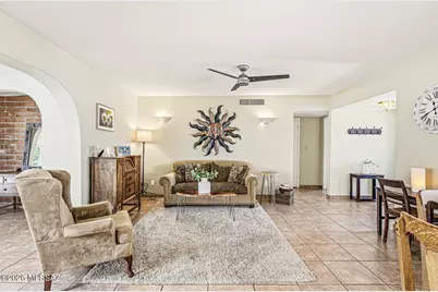 158 W Los Robles, Green Valley, AZ 85614 - Photo 7