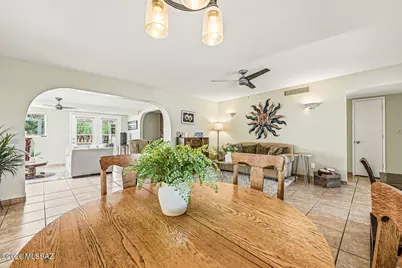158 W Los Robles, Green Valley, AZ 85614 - Photo 11