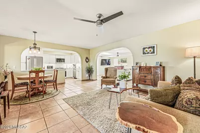 158 W Los Robles, Green Valley, AZ 85614 - Photo 9
