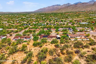 4670 N Shinumo Drive, Tucson, AZ 85749 - Photo 9