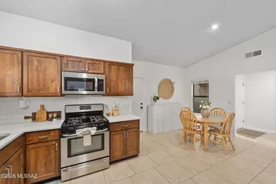10209 E Foxmoor Drive, Tucson, AZ 85748 - Photo 17