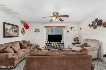 453 E Calle Socorro, Nogales, AZ 85621 - Photo 9