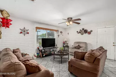 453 E Calle Socorro, Nogales, AZ 85621 - Photo 7