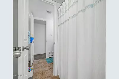 1620 N Wilmot Road #UNIT E141, Tucson, AZ 85712 - Photo 15