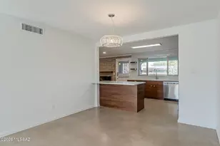 8707 E Wallen Ridge Dr, Tucson, AZ 85710 - Photo 7