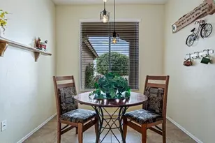 461 W Astruc Dr, Green Valley, AZ 85614 - Photo 11