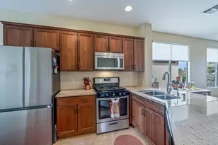 461 W Astruc Dr, Green Valley, AZ 85614 - Photo 9