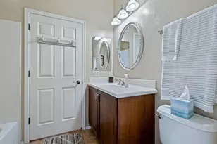 461 W Astruc Dr, Green Valley, AZ 85614 - Photo 25