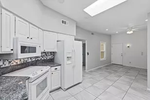 745 W Sunlight Ln, Tucson, AZ 85704 - Photo 13