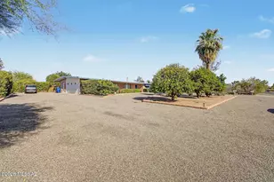 864 N Corinth Ave, Tucson, AZ 85710 - Photo 3