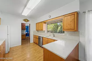 864 N Corinth Ave, Tucson, AZ 85710 - Photo 13
