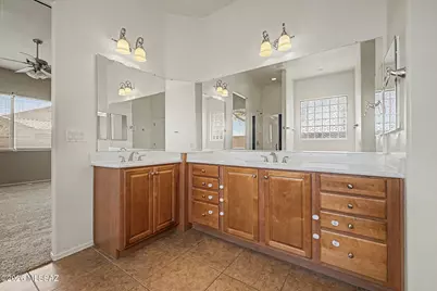 7882 E New Leaf Place, Tucson, AZ 85756 - Photo 21