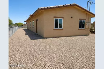 328 E 24th Street, Tucson, AZ 85713 - Photo 1