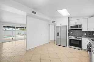 5652 E 13th St, Tucson, AZ 85711 - Photo 13