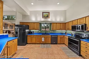 1994 W Misterbee Dr, Tucson, AZ 85737 - Photo 11
