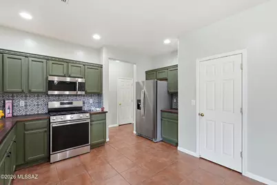 835 W Vuelta Granadina, Sahuarita, AZ 85629 - Photo 9
