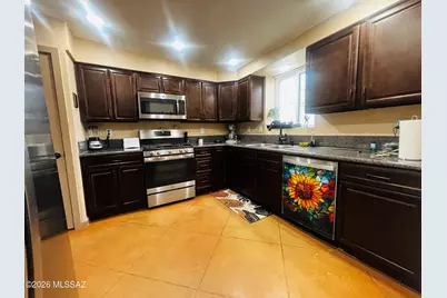 6918 E Calle Centuri, Tucson, AZ 85710 - Photo 9