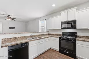 11382 W Folsom Point, Marana, AZ 85658 - Photo 9