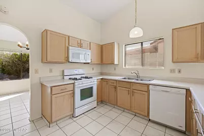8001 S Carbury Way, Tucson, AZ 85747 - Photo 11