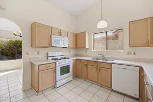 8001 S Carbury Way, Tucson, AZ 85747 - Photo 11