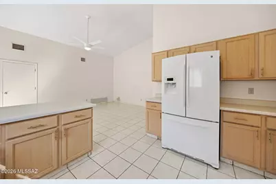 8001 S Carbury Way, Tucson, AZ 85747 - Photo 11