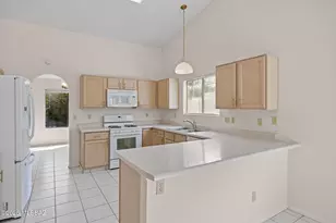 8001 S Carbury Way, Tucson, AZ 85747 - Photo 13