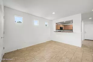 10675 E Singing Canyon Dr, Tucson, AZ 85747 - Photo 11