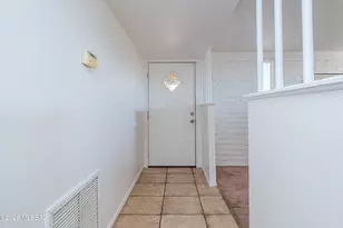 8249 E 19th St, Tucson, AZ 85710 - Photo 7