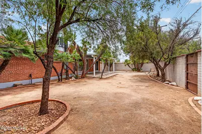 7449 E Eli Drive, Tucson, AZ 85710 - Photo 37
