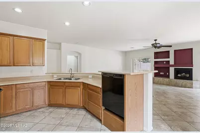 103 E Calle Del Capullo, Green Valley, AZ 85614 - Photo 13